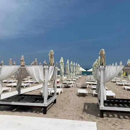 Mamaia Light Moon Apartment