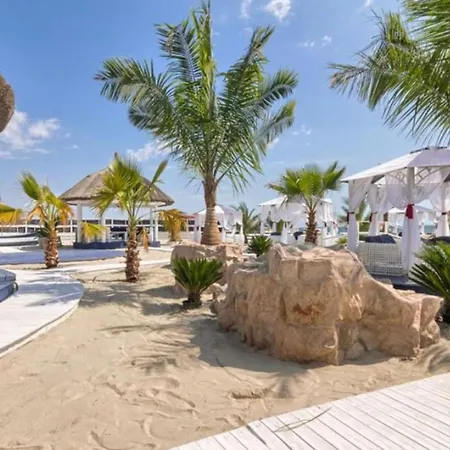 Mamaia Light Moon Apartment Apartmán *